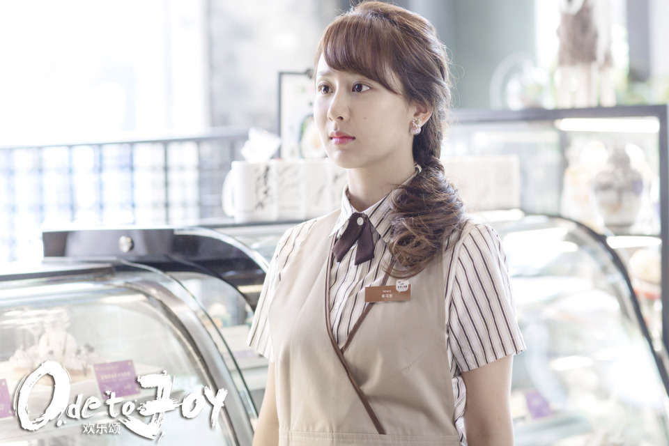 《欢乐颂》是多女主作品,杨紫在剧中虽然也是女主之一,但在番位上