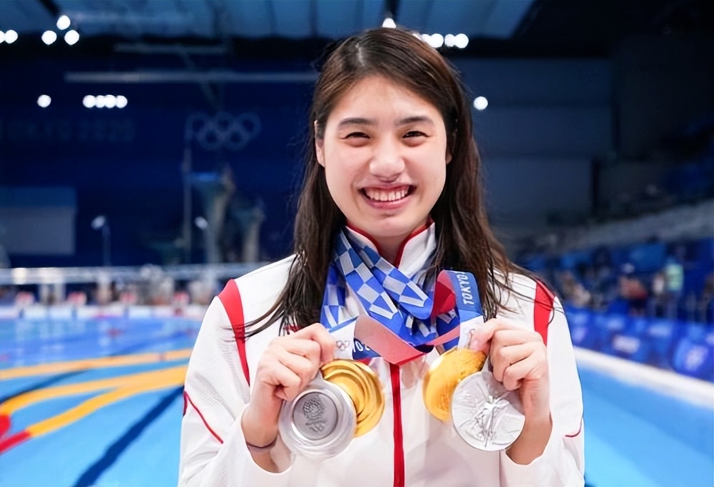 展望未来,张雨霏将作为中国游泳队的蝶后,肩负起为