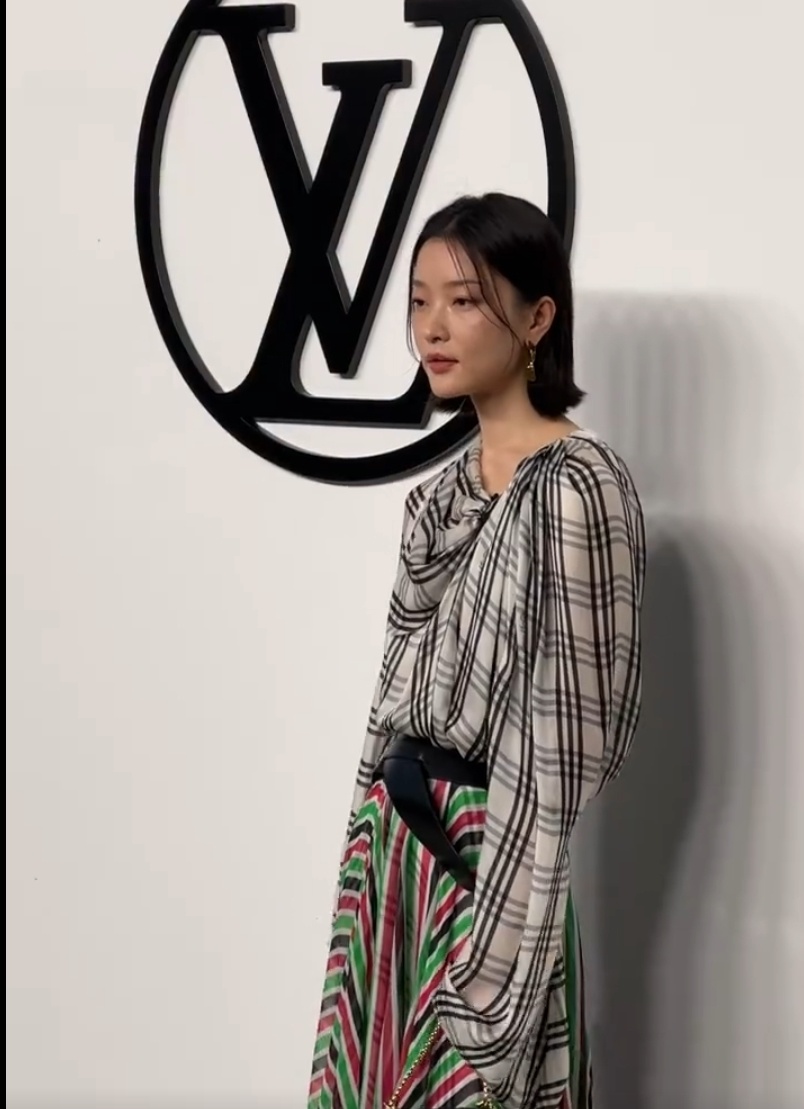 好像保暖内衣外面套了一身