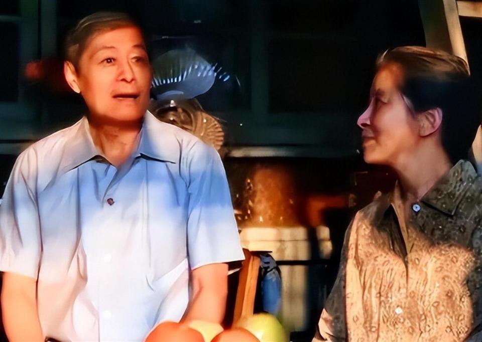 相声奇才沦为阶下囚，巅峰离开冯巩赴海外，刘伟如今现状如何_腾讯新闻