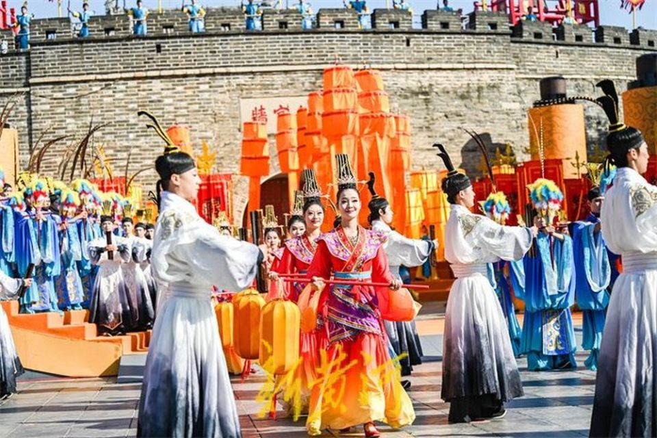 祭孔大典首次举办开城仪式，书简舞、灯笼舞、佾舞同台共舞_腾讯新闻