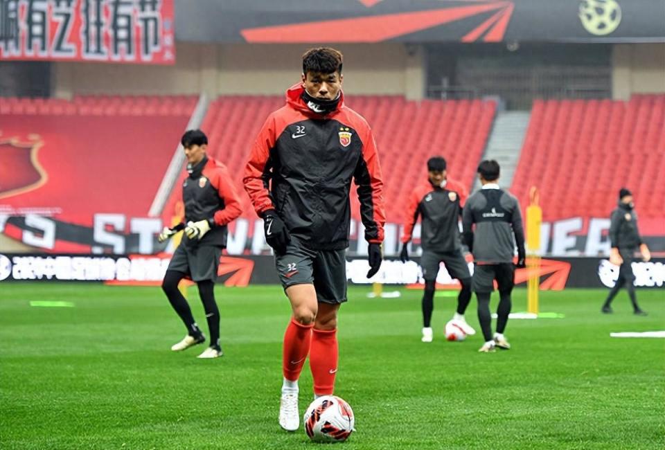 李帅伤情不乐观大概率将离开国足训练营人手充足暂时不会征调补充人选