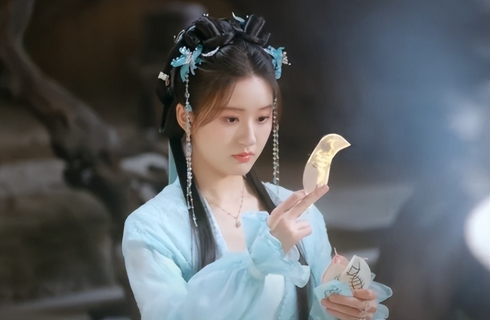 赵露思疑似辞演《珠帘玉幕》,皓嫣二搭无望,刘宇宁直播成关键_腾讯