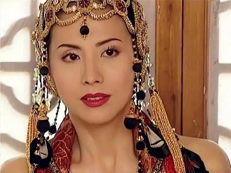 “武林第一美人”田丽：三段失败感情毁不掉风韵，越老越迷人_腾讯新闻
