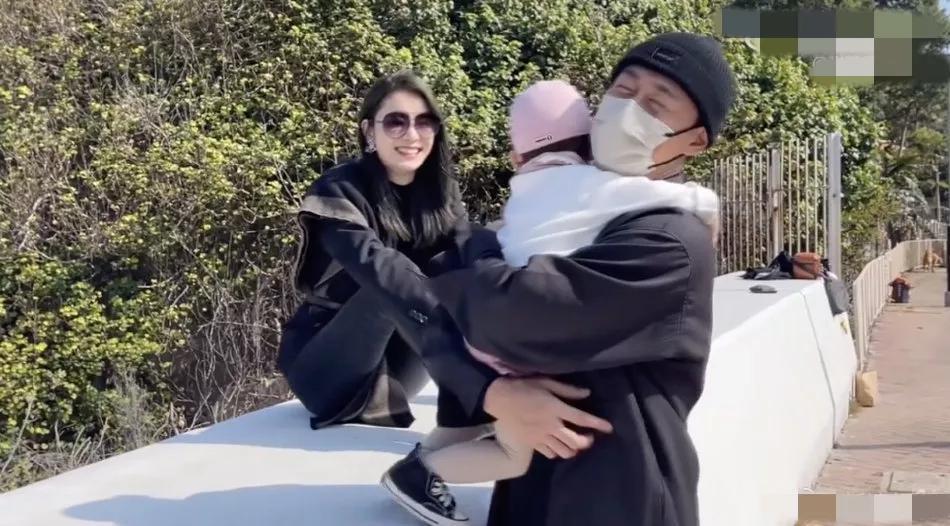 林峯一家三口在上海定居2岁女儿入读国际学校学费一个月18万