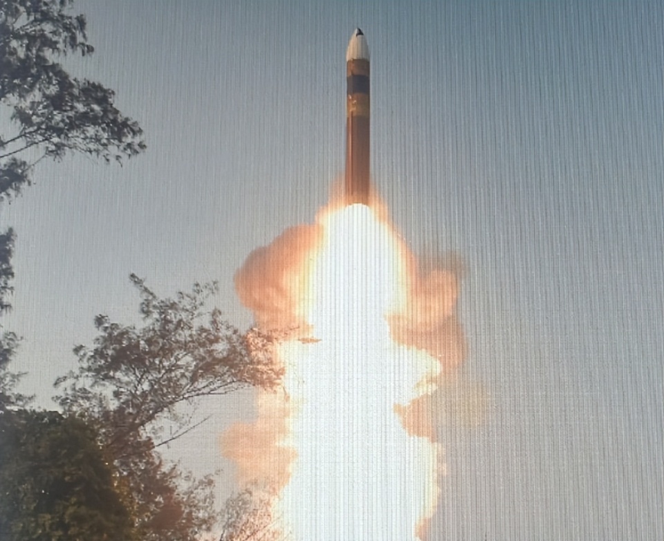 首次携带多个分导式弹头印度烈火5导弹升级款试射取得成功