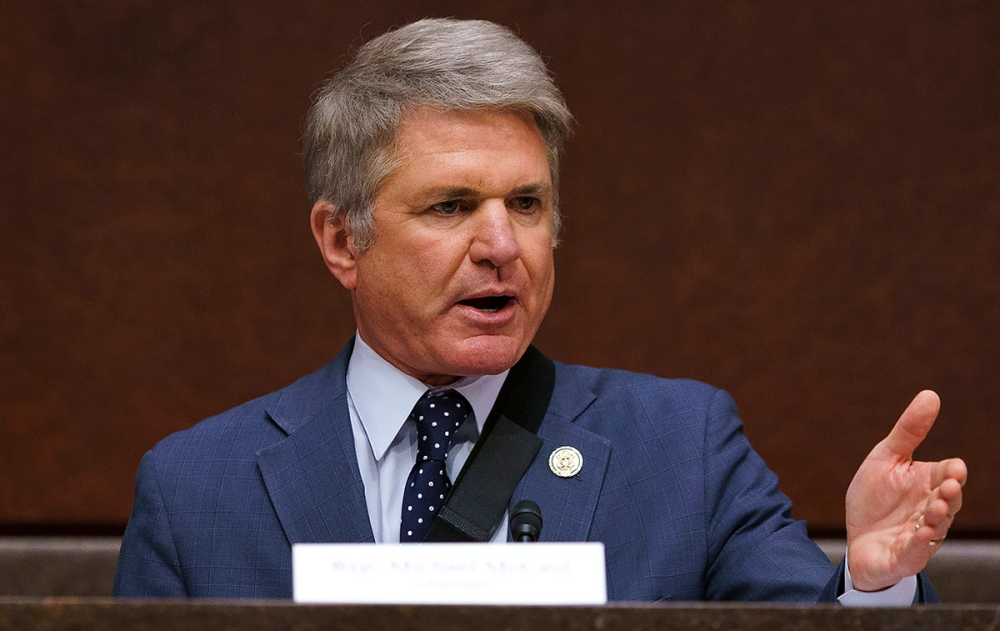 美议员窜台被制裁后博尔顿出了个狠招北约可以拉日本入群