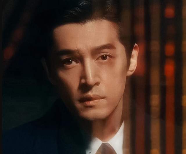 《阿飞正传》:梁朝伟骑马觅马,英雄暗老……接下来梳头,三七粉头,对