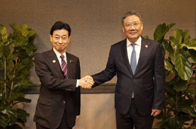 中日高层举行会晤,中日能化敌为友吗?岸田文雄需要识时务_腾讯新闻