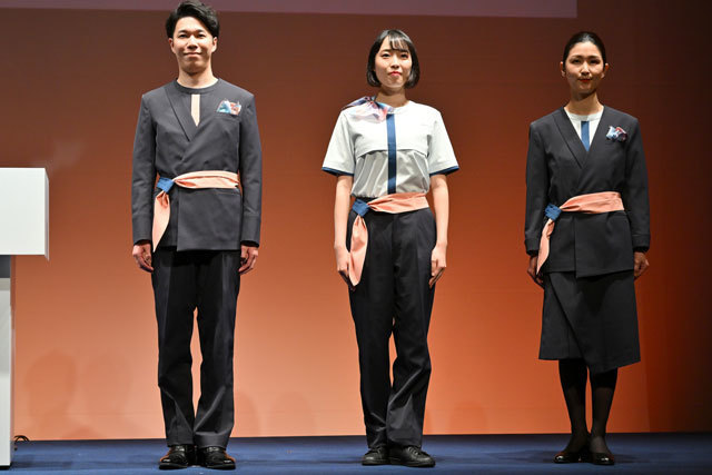 全日空的空乘换上新制服亮相然而这画风是个啥