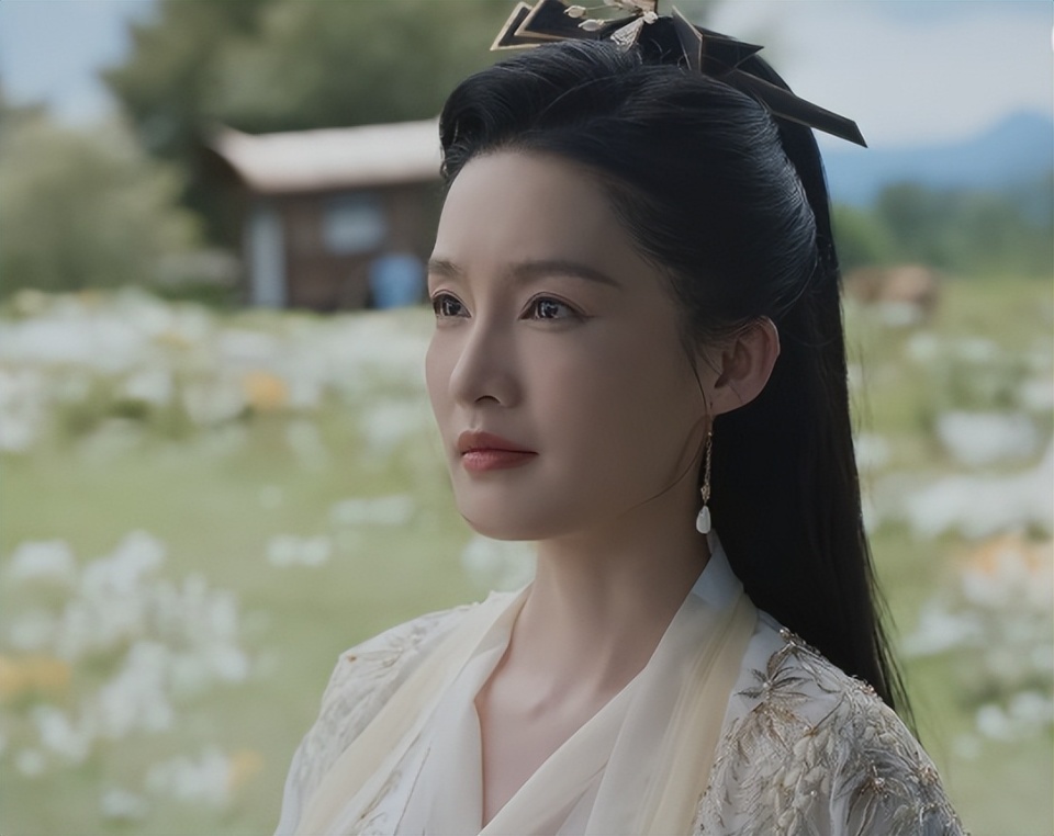女演员长相很重要,《庆余年2》48岁李小冉出场,才明白人间尤物