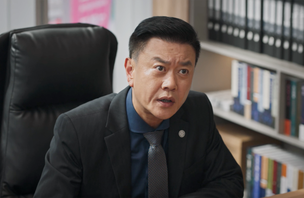 的"事迹"相信周琳知道,周琳本就被男人伤过,自然对于这样的人敬谢不敏