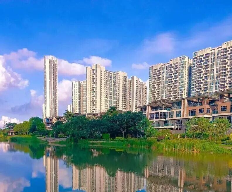 今明年高价卖掉房子的人，都将后悔？中央定调，26年楼市或洗牌_腾讯新闻