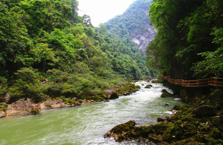 多彩贵州:游大七孔景区