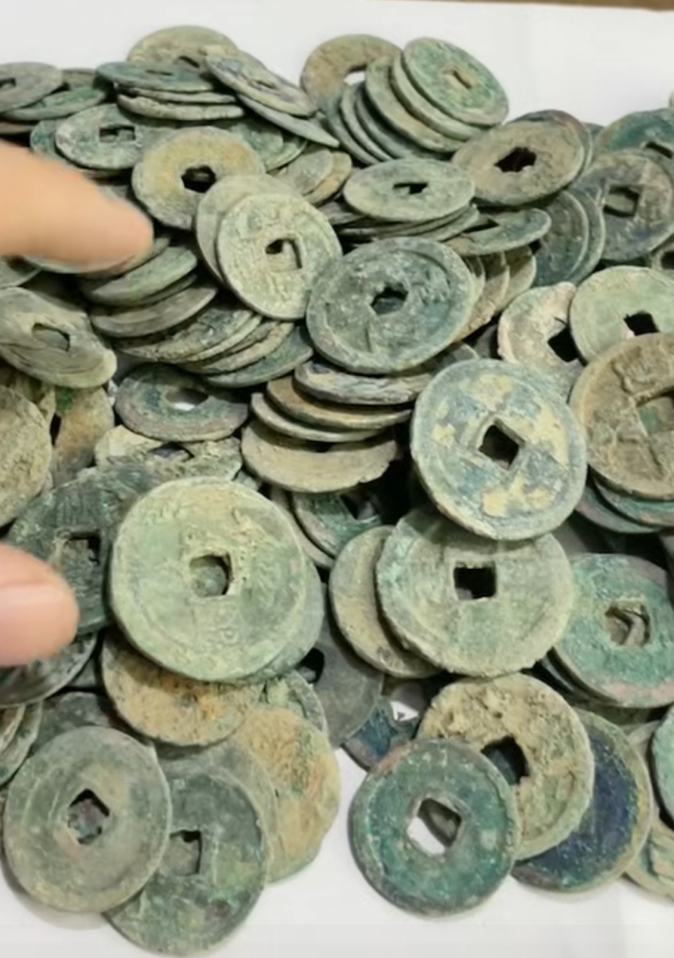 网友称祖传的古钱币被专家告知不值钱，有什么东西看似能代代相传，实际并不值钱？