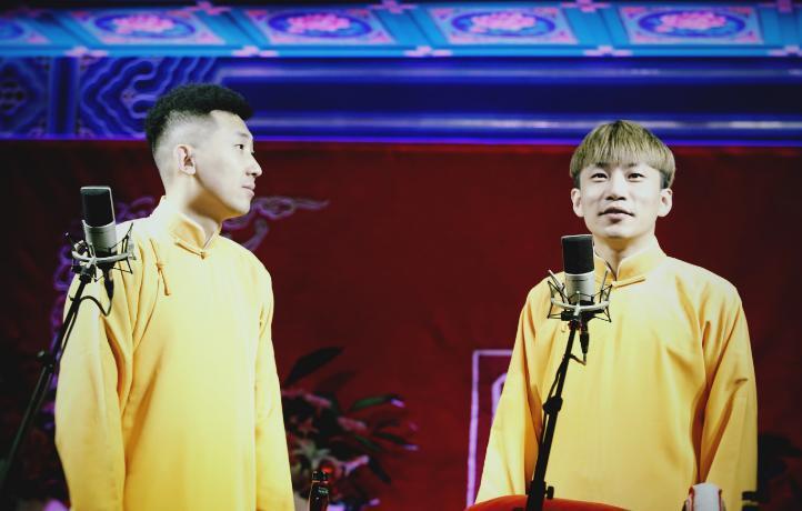 郭德纲爱徒何九华被曝出轨与妙龄女车内亲吻淡定返回王鸥豪宅