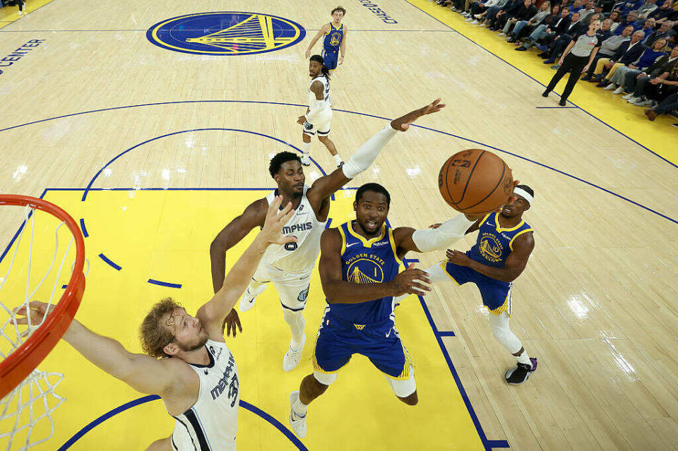 背靠背里皇独木难支，杀红眼马卡比肩马龙