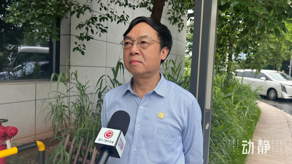 贵州省党政代表团走进广东工业设计城学习考察遵义市委副书记黄俊告诉