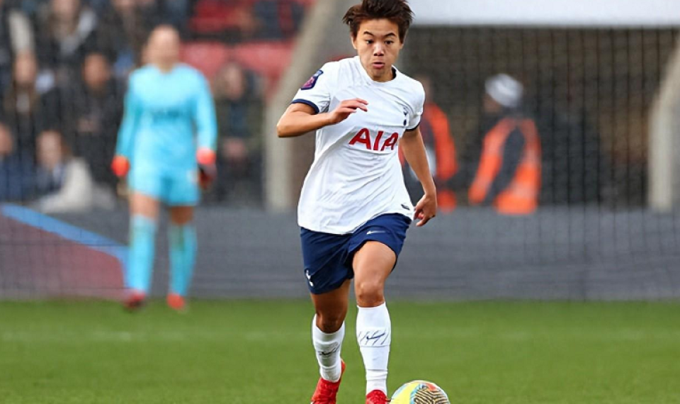 王霜首秀!一项数据全场霸榜 连送威胁传球 队友拉胯吞败仗