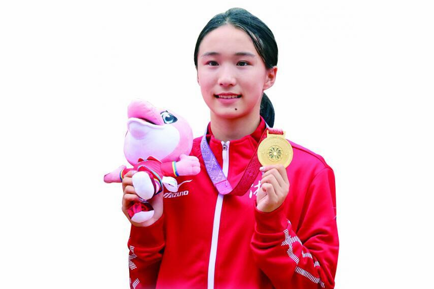 中国15岁短跑天才少女夺冠 碾压奥运选手