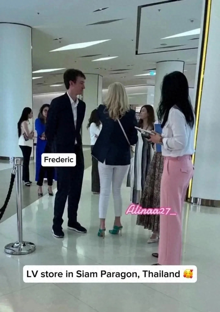 lisa和lv三太子同游泰国!男友和疯马秀,是她摆脱韩娱的绝佳机会