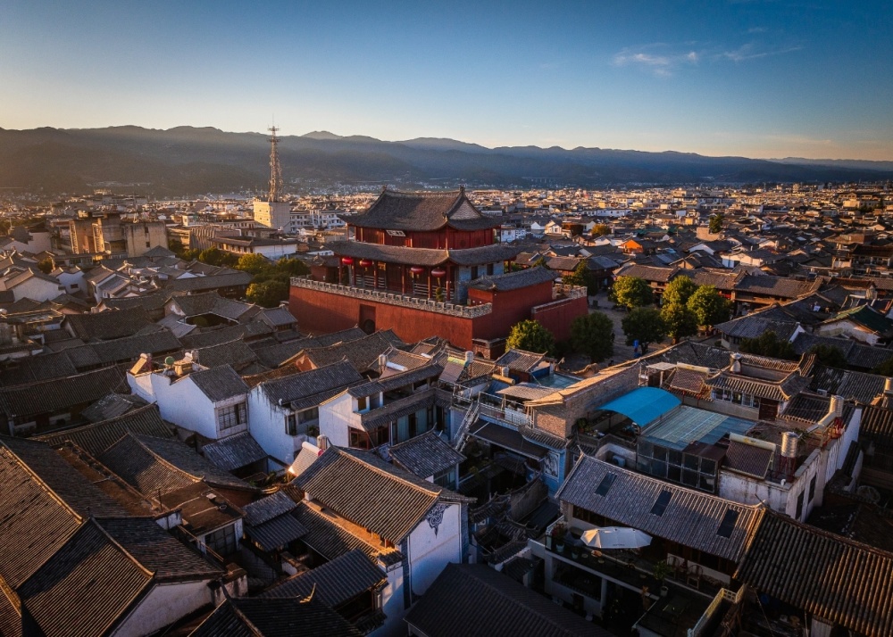 航拍大理巍山古城