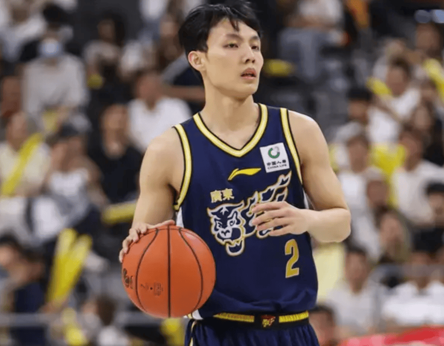 徐杰出战36分钟，投篮13中7、三分8中4得到19分3篮板5助攻_腾讯新闻
