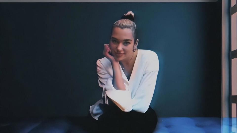 列表女飞贼dualipa出道五年便封神最新回归却被唱衰