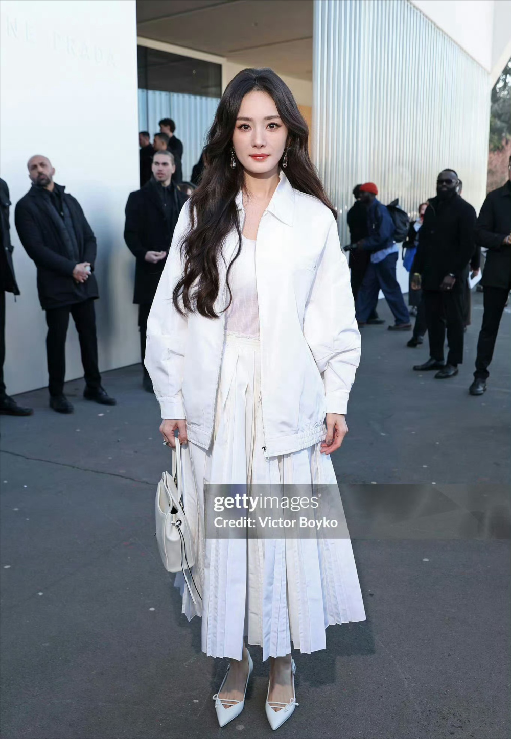 米兰时装周：杨幂撑住外媒镜头 长泽雅美老了 陈坤怎么长这样了？