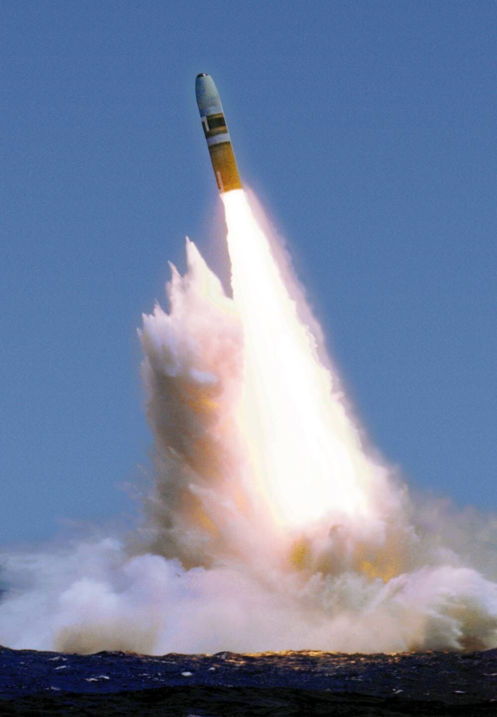 战略导弹,即便是在今天,三叉戟d5依然是全球威力最大的潜射弹道导弹