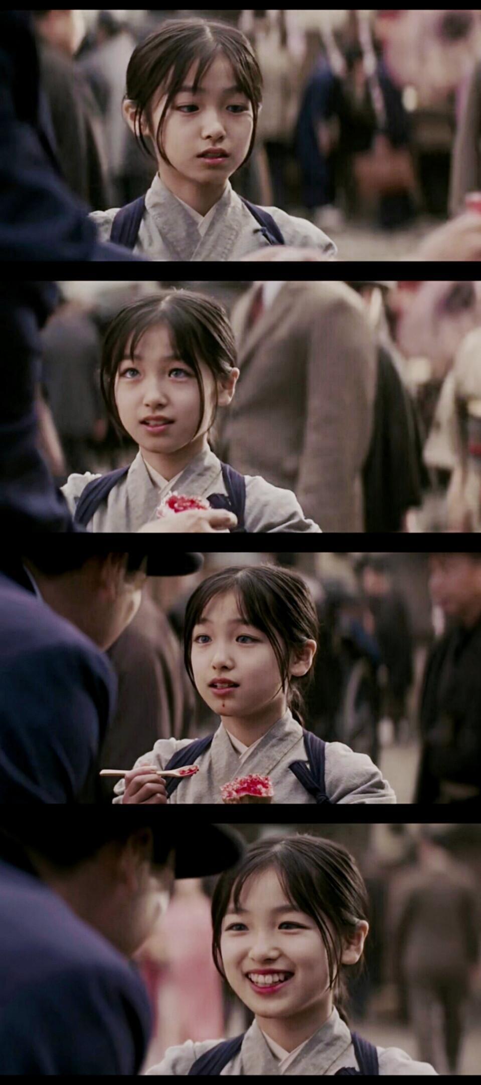 对比之下章子怡饰演的小百合,总是板着一张脸,演戏也不灵动,要不是靠