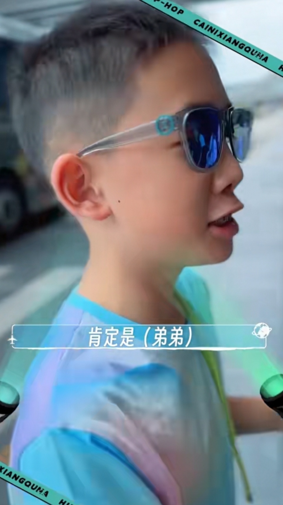 应采儿晒祖孙三代为4岁次子庆生,jasper戴牙套出镜,兄弟俩越长越像