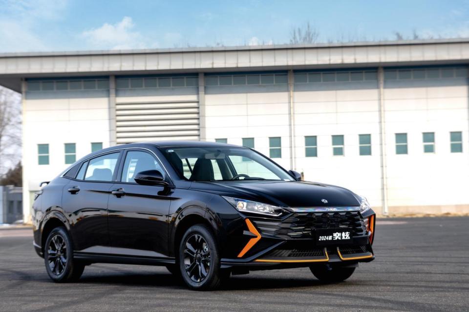 东风风神赛车学院开营 2024款奕炫上市售7.79万元起