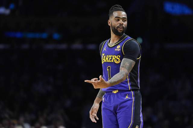 james)9日因伤缺阵,但德安吉洛·拉塞尔(dangelo russell)此战跳出爆