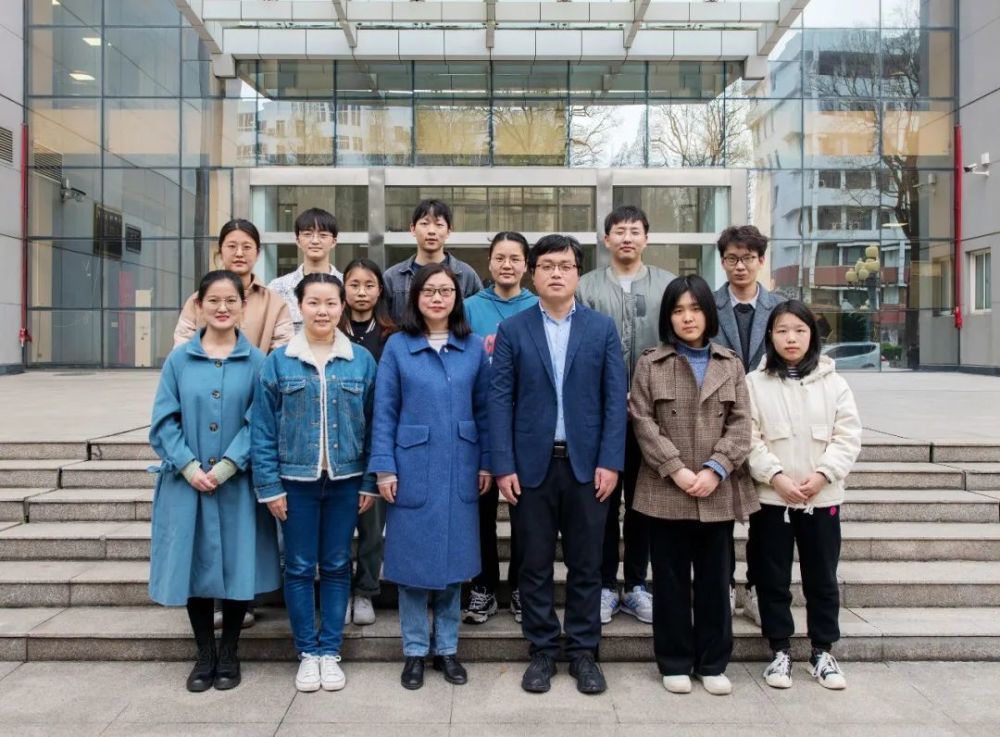 大学刘晓天副研究员为本文的共同通讯作者,基础医学院博士生胡鑫霖,杨