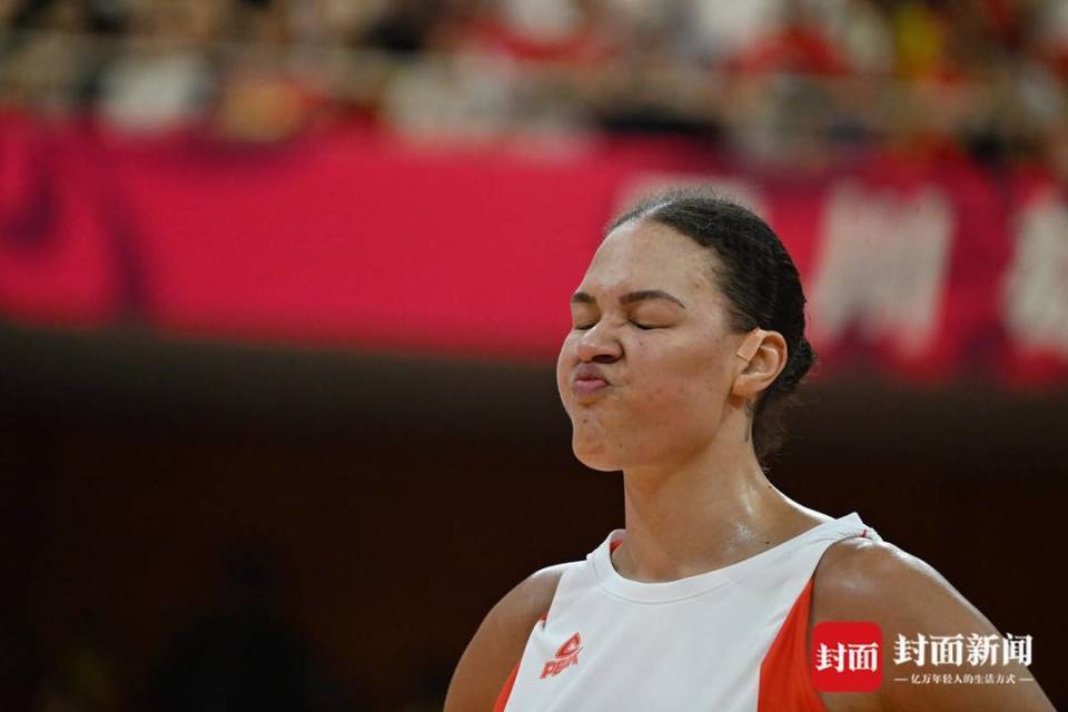 坎贝奇复出助四川女篮获胜 赛后喜极而泣|图集