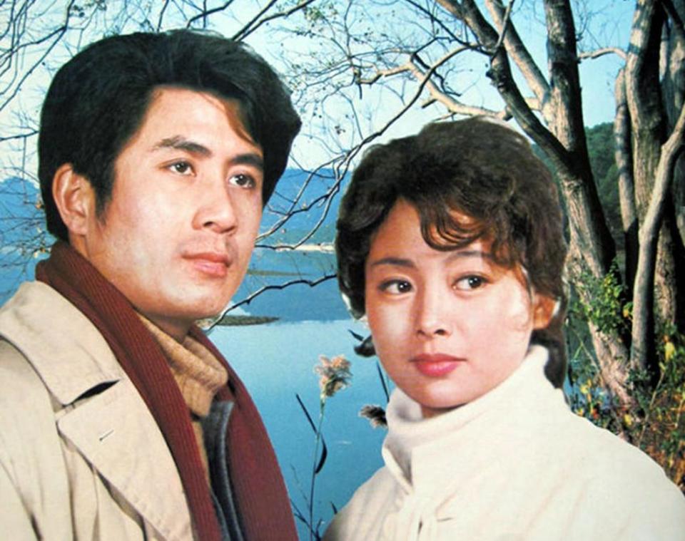 不过90年代之后,郭凯敏经历过很长一段时间的"蹉跎岁月",最终在2001年