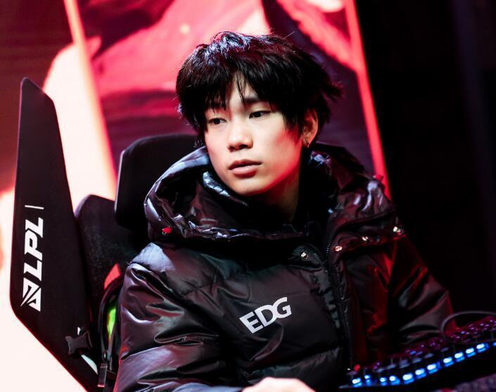 edg新人上单不知天高地厚,排位嫌弃meiko太坑,赛后将其举报_腾讯新闻