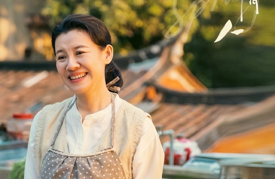 刘琳不过是74年生人,和很多当红女演员比如刘涛,陈数年龄差不超过5岁