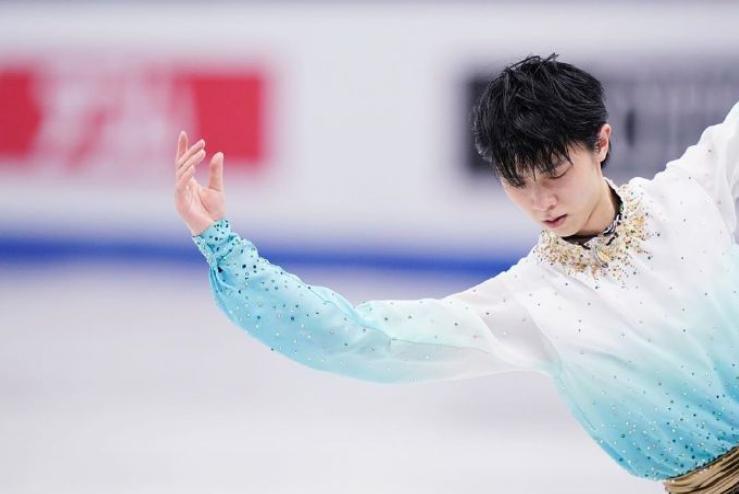 羽生结弦的这些项链就是他的结界吧啥也不戴是这样的