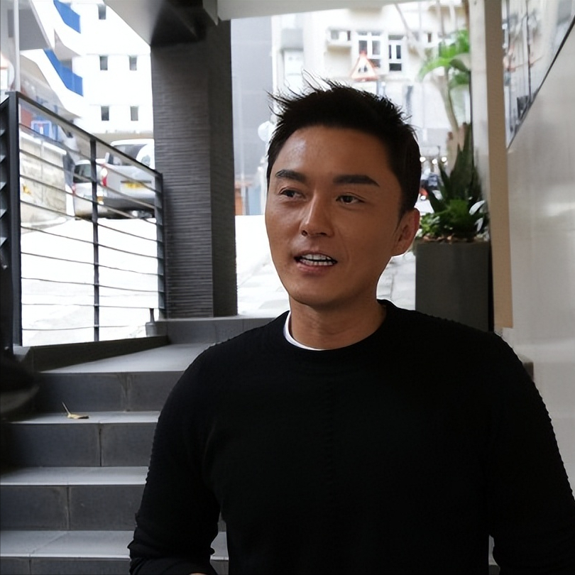 tvb男星杨明监狱生活曝光,囚衣照被媒体公开,将于1月8日出狱_腾讯新闻