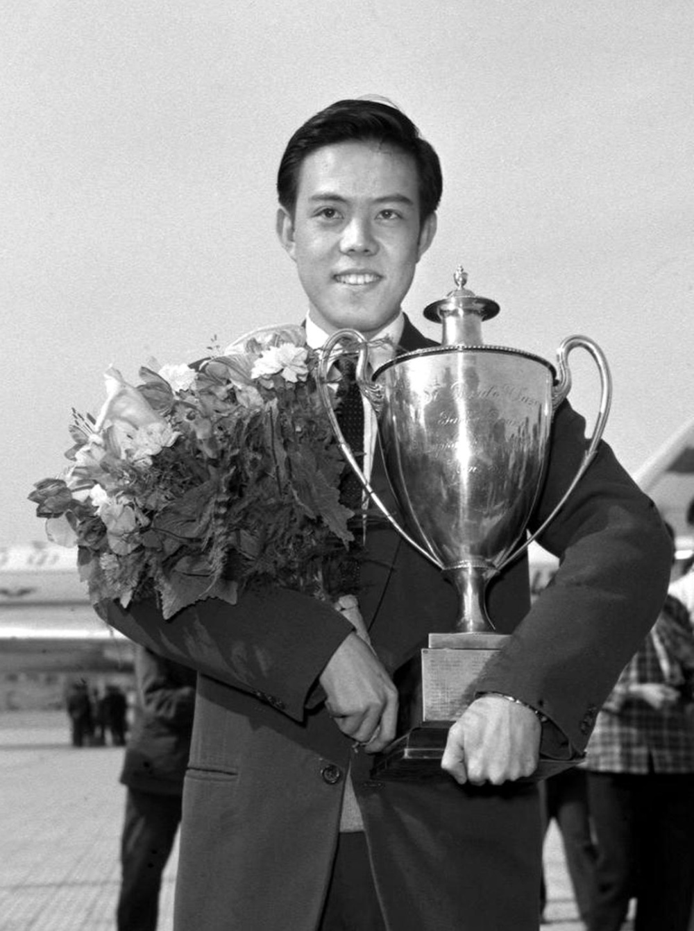 清明节缅怀逝去的17位世界冠军 中国第一个世界冠军在列