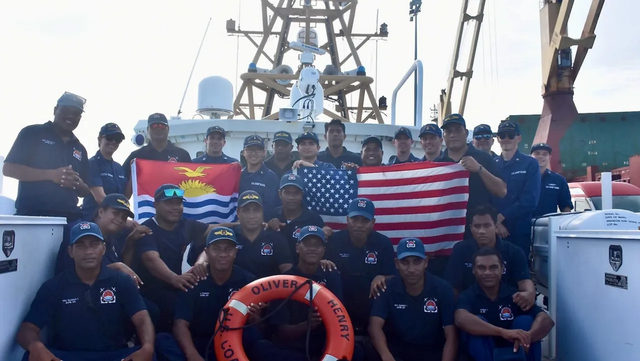 中国警察现身夏威夷附近