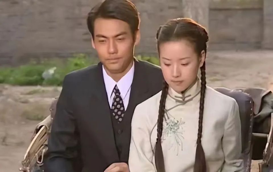 《金粉世家》冷清秋生二胎,金燕西前途尽毁一气之下出国