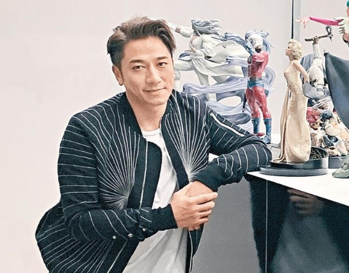 港星吴卓羲内地商演引轰动遭粉丝拉扯面容扭曲现场一片混乱