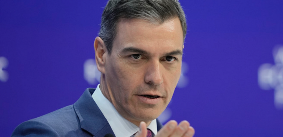 嘴上一点不怂,阿根廷总统米莱再次攻击西班牙首相:"欧洲笑柄"