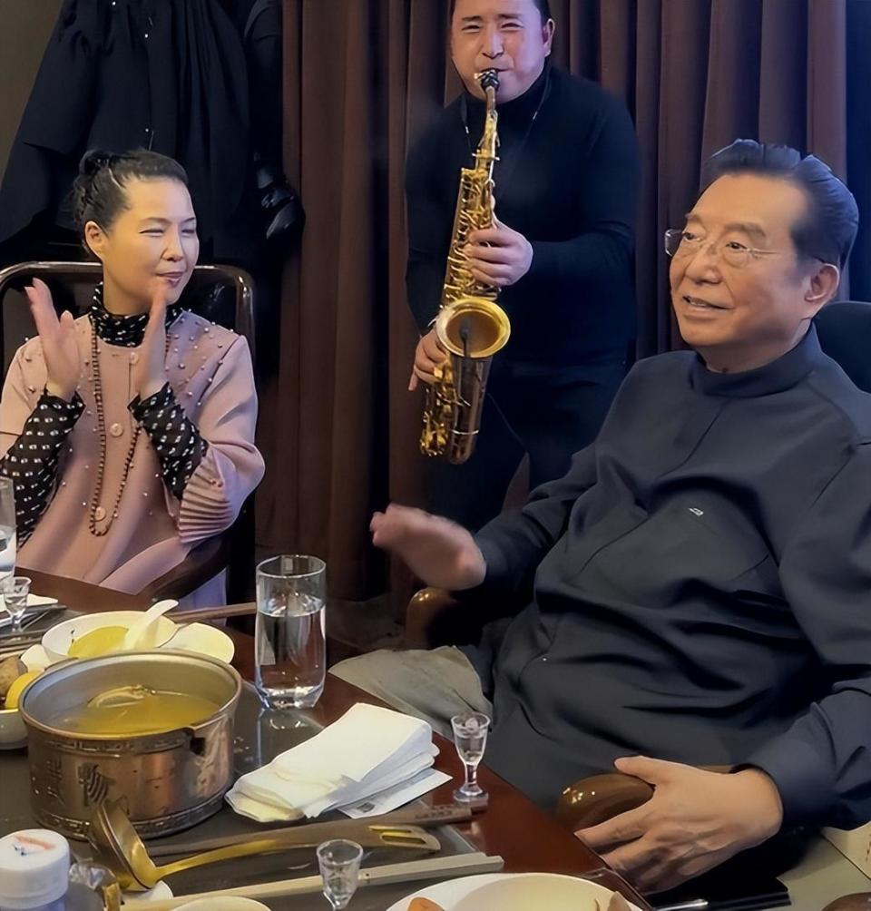 李双江著名艺术家却教育出一个败类夜深人静是否后悔过