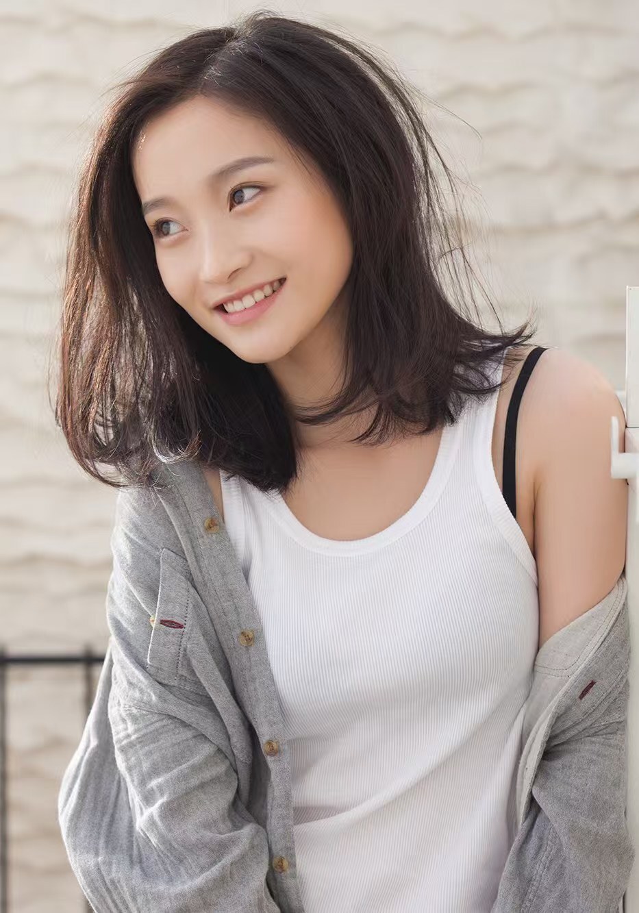 顾靖跟着郭靖宇3次"下南洋"