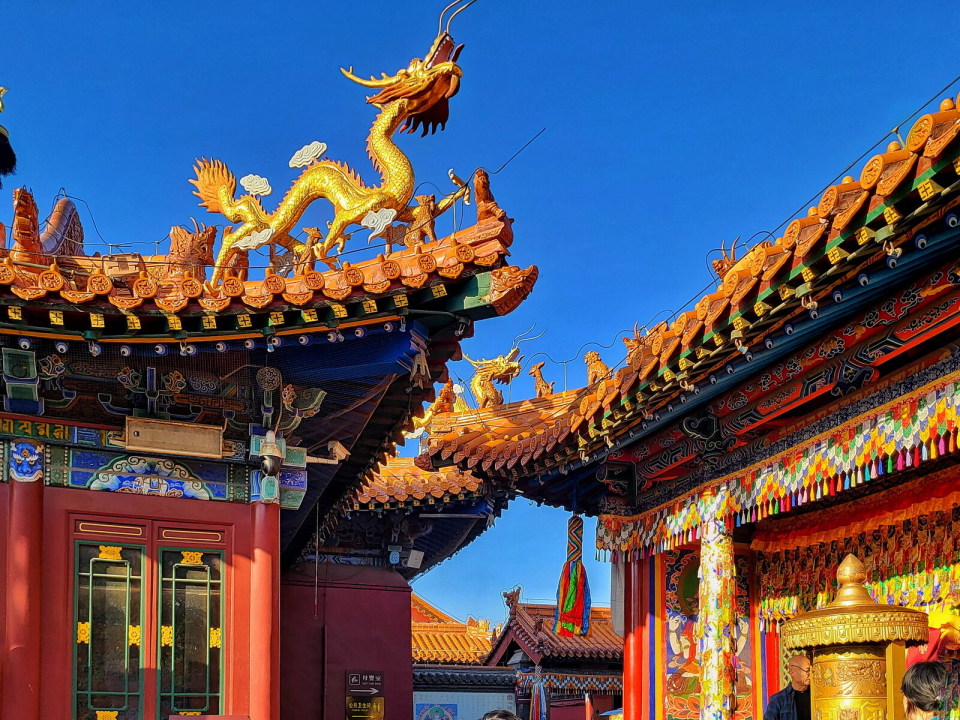 呼和浩特大召寺建筑风格采用汉传寺庙形式