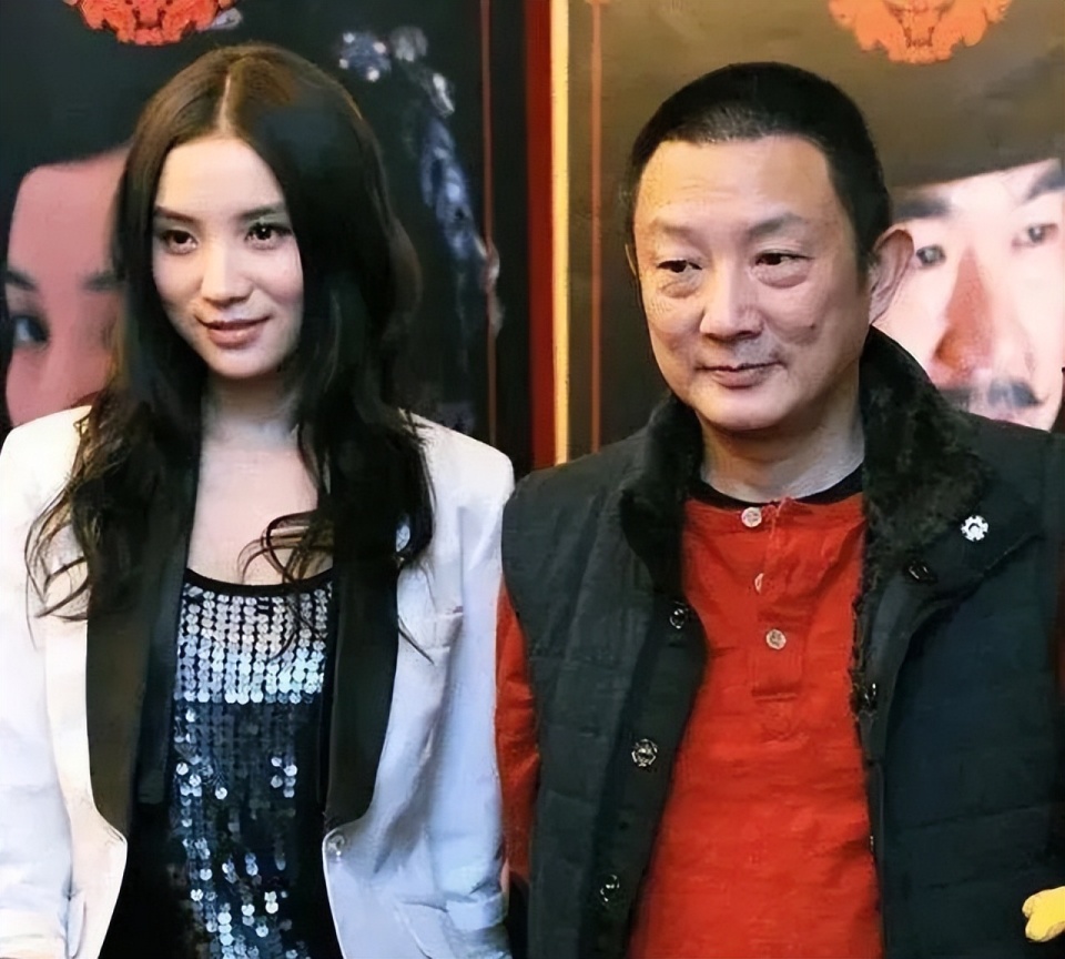 "但他们没有走到一起,而张黎则在之后又分别与杨雪,张恒等女星传出